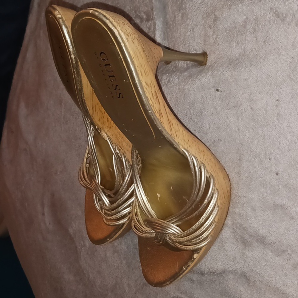 Wood sandals by guess